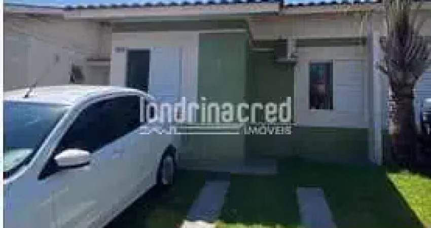 Casa impecável em condomínio fechado com 2 quartos (1 suíte com closet), reformada, porcelanato, la