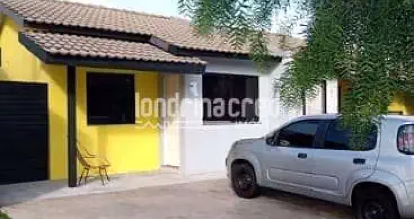 Casa em condomínio fechado na zona norte | 2 quartos, área gourmet, 2 vagas | recém-pintada | lazer