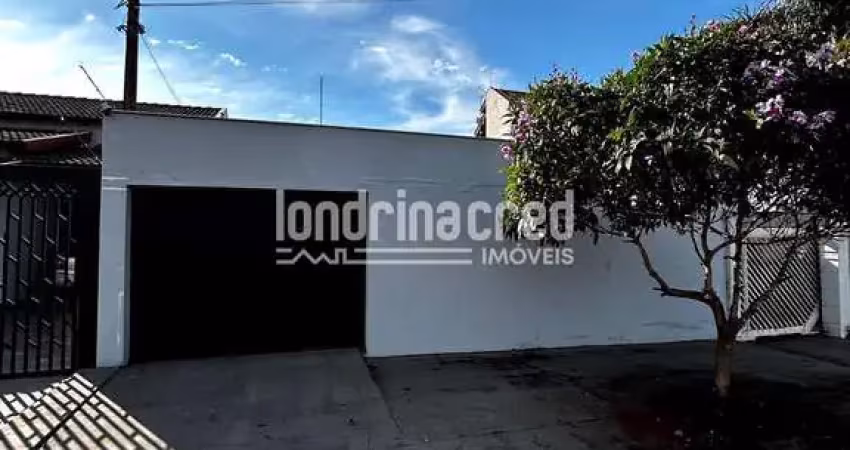 Casa no jardim oriente com 250m² de terreno, 84m² construídos, 4 vagas, suíte, sala ampla e piscina
