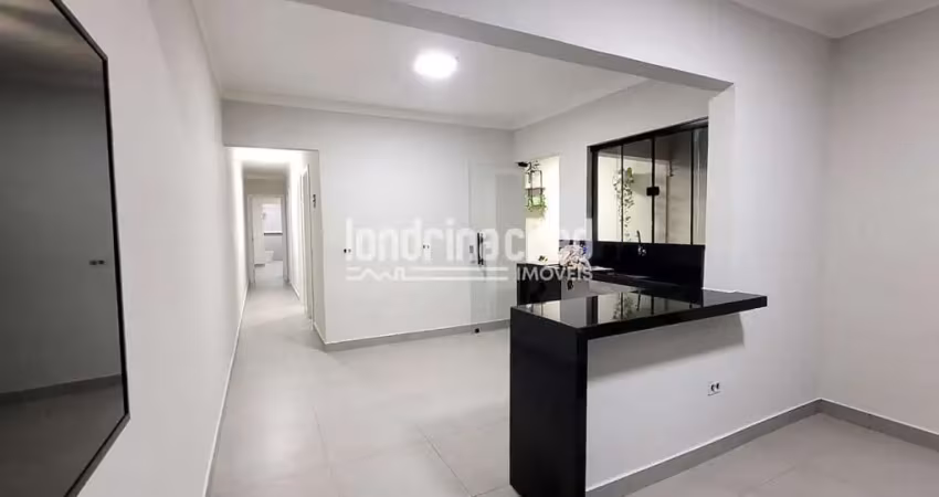 Casa geminada totalmente reformada na região leste de londrina | 3 dormitórios (1 suíte), sala inte