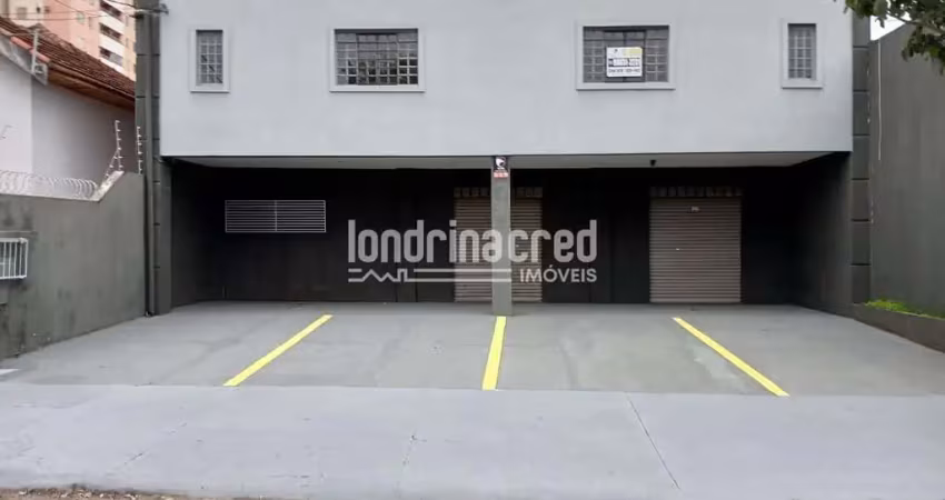Barracão comercial à venda e para locação com 304m² de área útil, 4 vagas de garagem e 325m² de áre