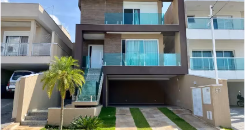 Casa excelente no Condomínio Parque das Rosas na Chacara Roselância em Cotia