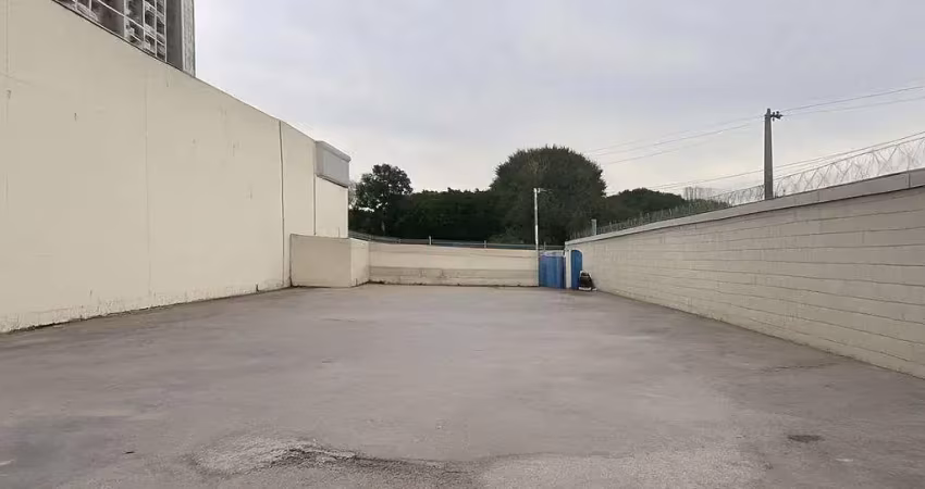 Galpão para alugar na lapa – 1.400m² (800m² galpão + 600m² pátio)