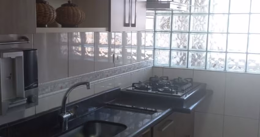 Lindo apartamento c/82m2 área útil, 3 dormitorios sendo uma suíte moveis planejados, A. Verde Curitiba