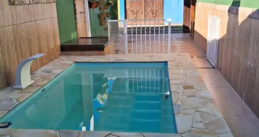 Casa com Piscina e Área Gourmet à 900 metros da Rodovia-Tamoios