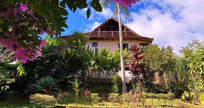 Chalé com 2 casas no centro de lumiar- nova friburgo-rj