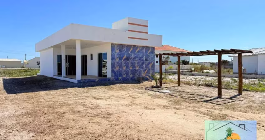 Ótima casa térrea em condomínio com lagoa privativa em arraial do cabo - rj