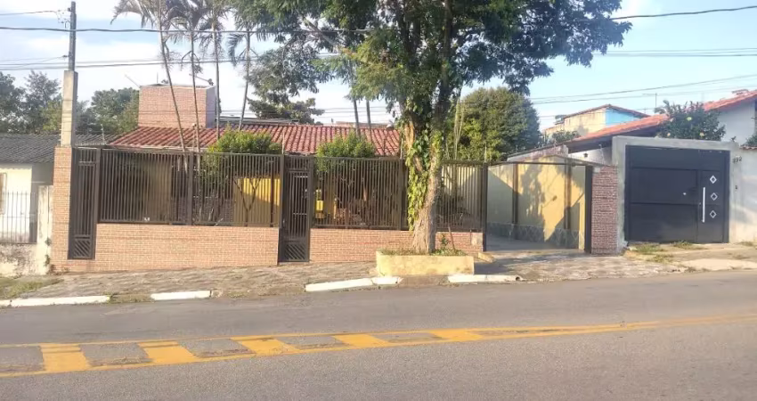 Linda casa no sesc em suzano!!! piscina com cascata, espaço gourmet, playground em estilo rústico lago artificial com carpas
