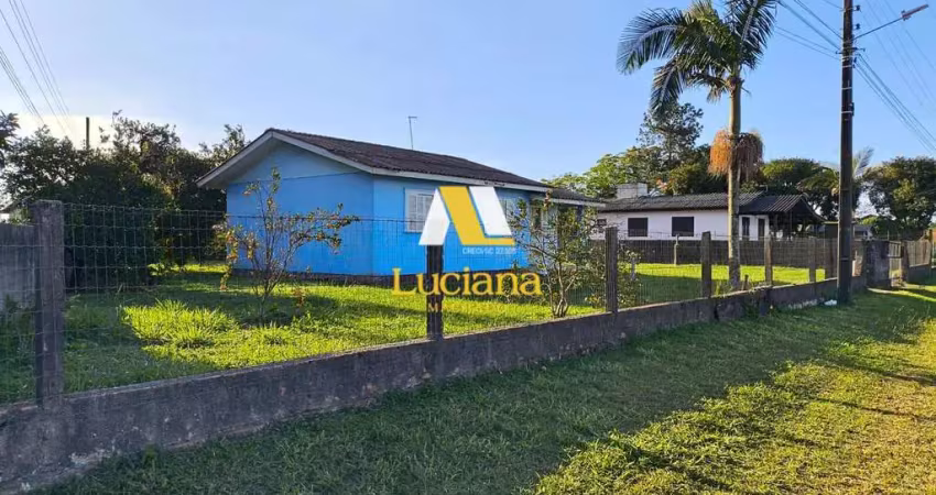 Casa com terreno amplo na marginal da br-101 – visibilidade e localização perfeita!