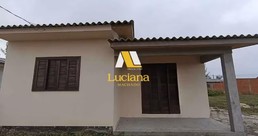 Casa averbada na praia bairro guairacá em balneário arroio do silva/sc