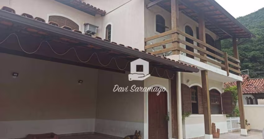 Casa com 4 dormitórios à venda, 250 m² por R$ 1.450.000,00 - Jardim Imbuí - Niterói/RJ