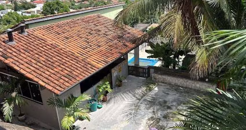 Casa com 3 Quartos à Venda, 194 m² por R$ 1.200.000 - Piratininga - Niterói/RJ