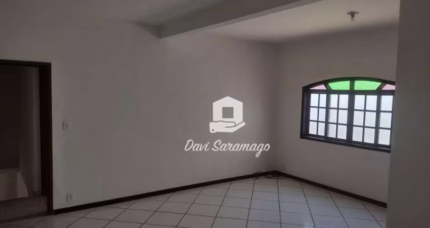 Casa 2 quartos no Rocha