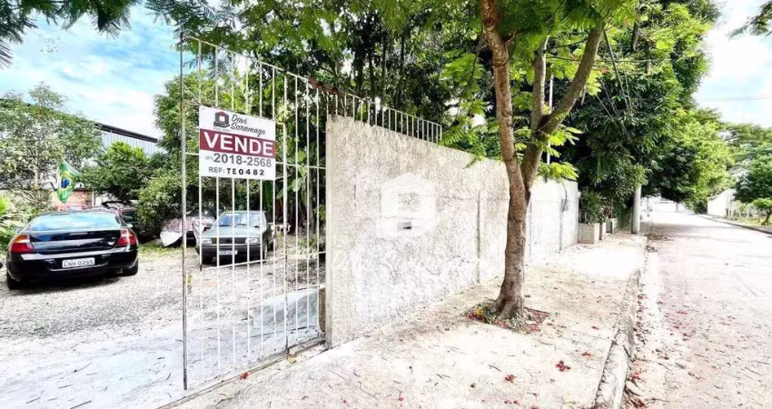 Terreno à venda na Rua Trinta e Cinco, Serra Grande, Niterói