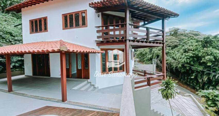 Casa com 4 Quartos Suítes à venda, 240 m²
