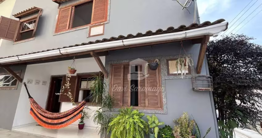 Casa com 3 quartos à venda na Rua Frederico Malesherbes Figueredo, Maria Paula, São Gonçalo