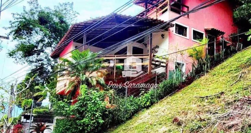 Casa com 3 dormitórios à venda, 300 m² por R$ 900.000,00 - Itaipu - Niterói/RJ