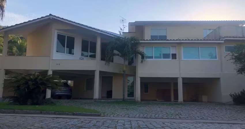 Casa com 6 dormitórios à venda, 600 m² por r$ 3.200.000,00 - itaipu - niterói/rj