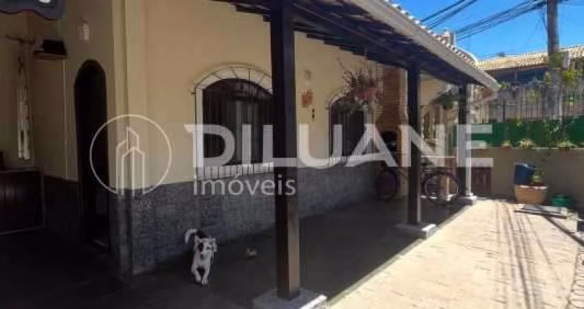 Casa com 2 quartos à venda na Travessa Madureira, Liberdade, Rio das Ostras