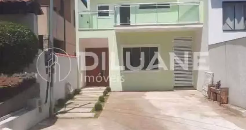 Casa com 2 quartos à venda na Rua dos Acadêmicos, Piratininga, Niterói