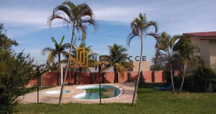 Linda Chácara localizada no Bairro Altos da Bela Vista, Indaiatuba, SP. Terreno 1.000m², área construída 450m².