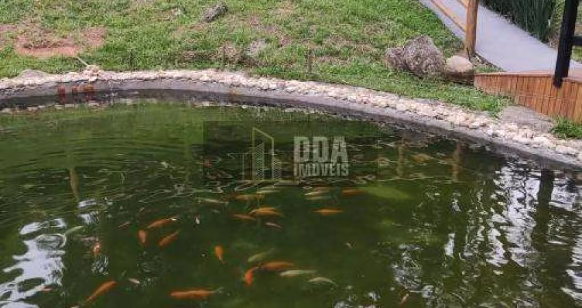 Belo lote em condomínio alto padrão, próximo a Jurerê