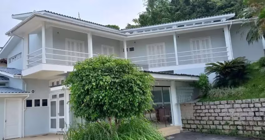 Excelente casa,600 m2, na ponta de baixo. 5 dorm ( 2 suites).