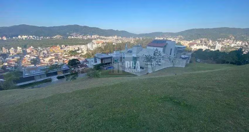 Lindo terreno em condomínio alto padrão, na trindade.