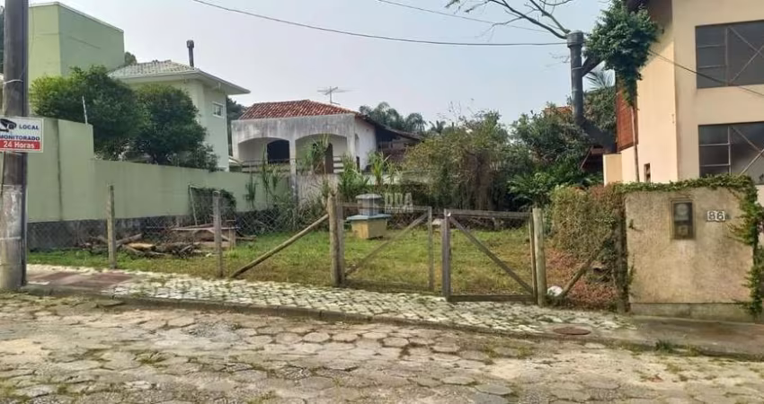 Lindo terreno , totalmente plano, na Ponta  de Baixo, São José.