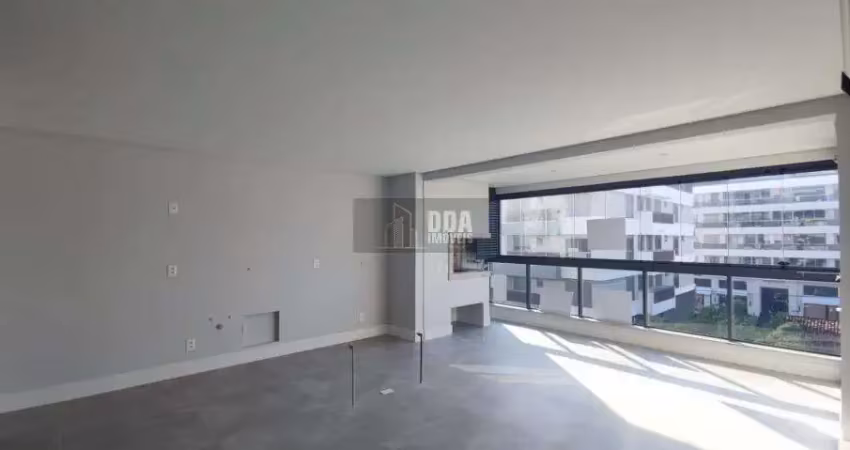 Apartamento novo com 03 suítes próximo da praia de jurerê