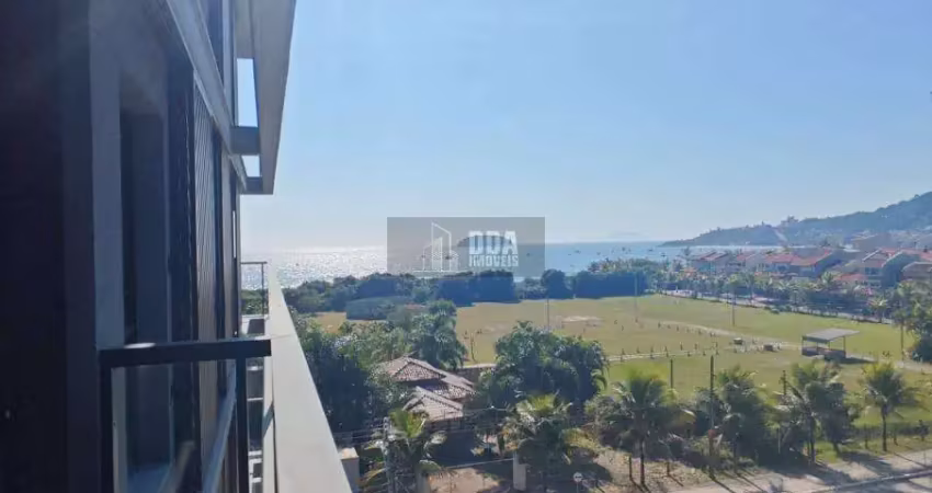 Cobertura com pé direito duplo e vista mar na praia de jurerê