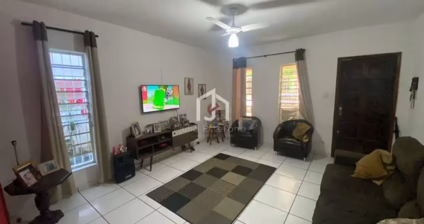 Casa com 3 quartos à venda na Rua Cônego Almeida, Centro, Taubaté