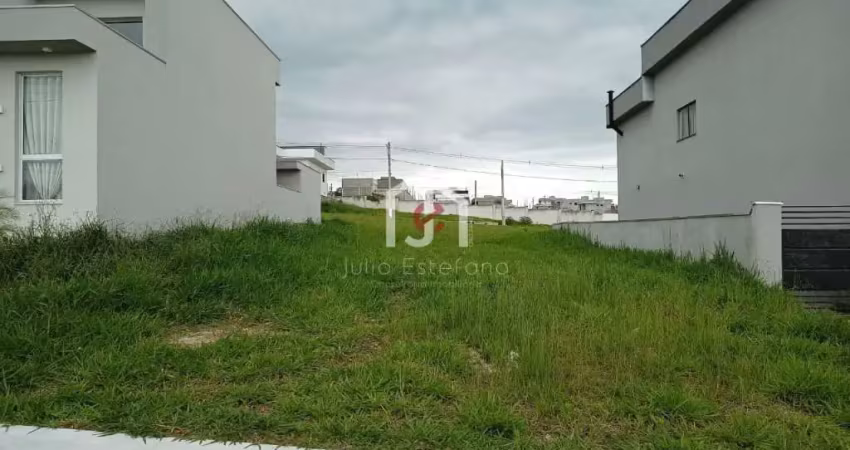 Terreno em condomínio fechado à venda no Vale dos Cristais, Taubaté 