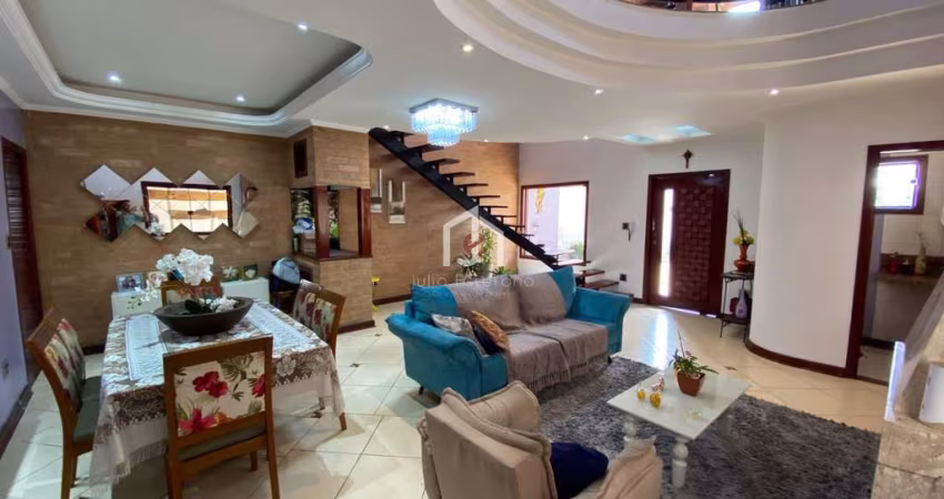Casa com 3 quartos para alugar na Rua dos Andradas, Monte Belo, Taubaté