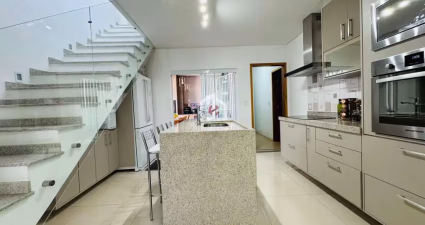 Casa com 4 quartos à venda na Rua Antônio Valente da Silva, Jardim Santa Clara, Taubaté