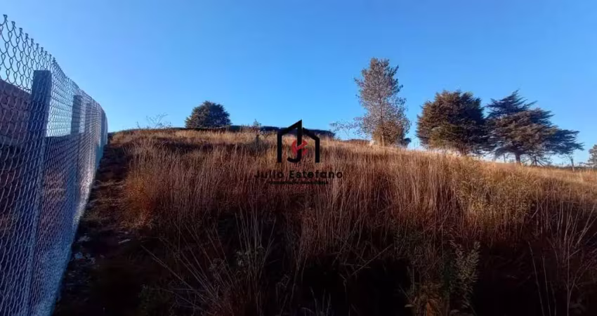 Terreno à venda na Vila Mantiqueira, Campos do Jordão 