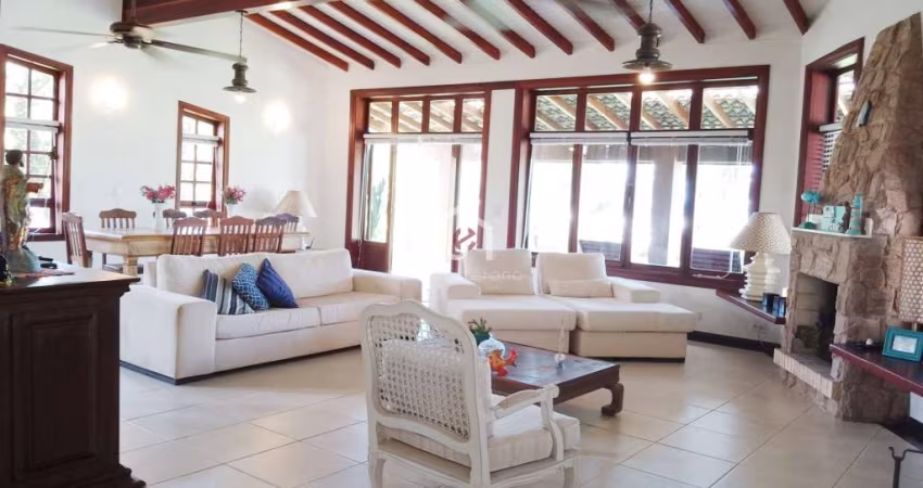 Casa em condomínio fechado com 6 quartos à venda na Praia da Lagoinha, Ubatuba 