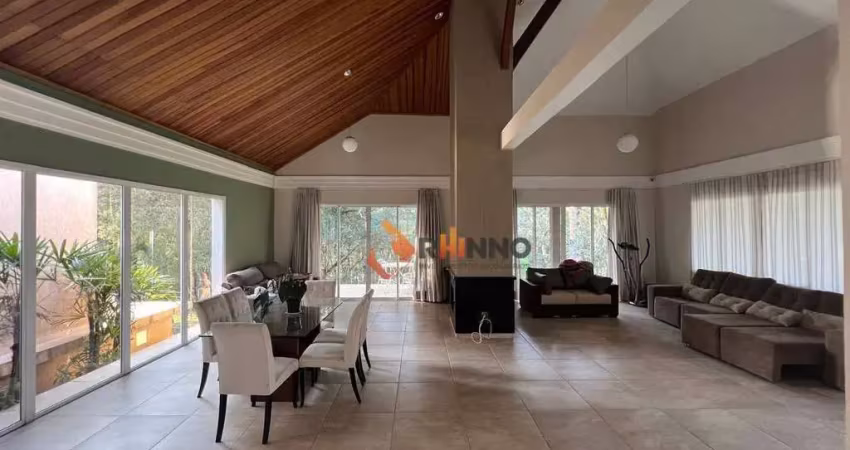 Chácara urbana com casa de 470 m² em campina grande do sul.