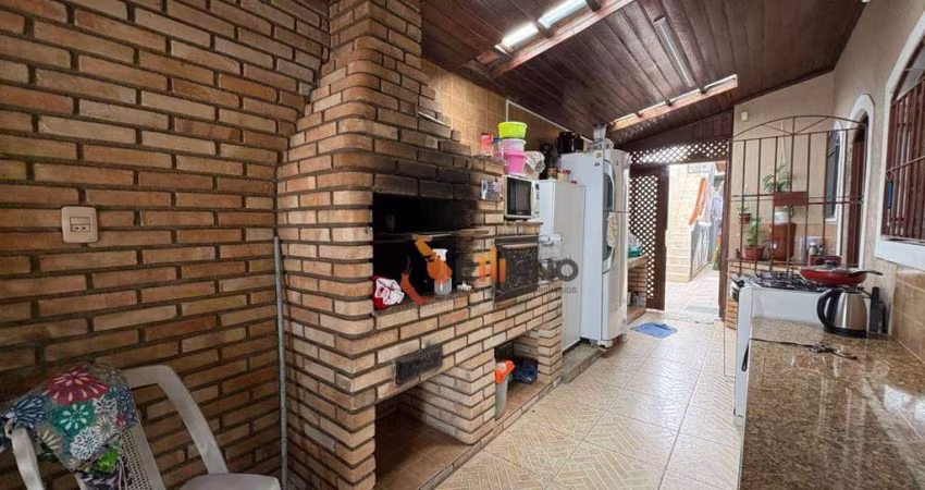 Casa a venda com 4 dormitórios sendo 3 suítes, 72 m² por R$ 475.000 - Suarão - Itanhaém/SP