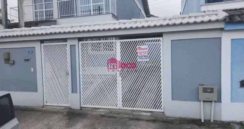 Casa com 2 quartos para alugar na Fausto Garcia, 65, Campo Grande, Rio de Janeiro