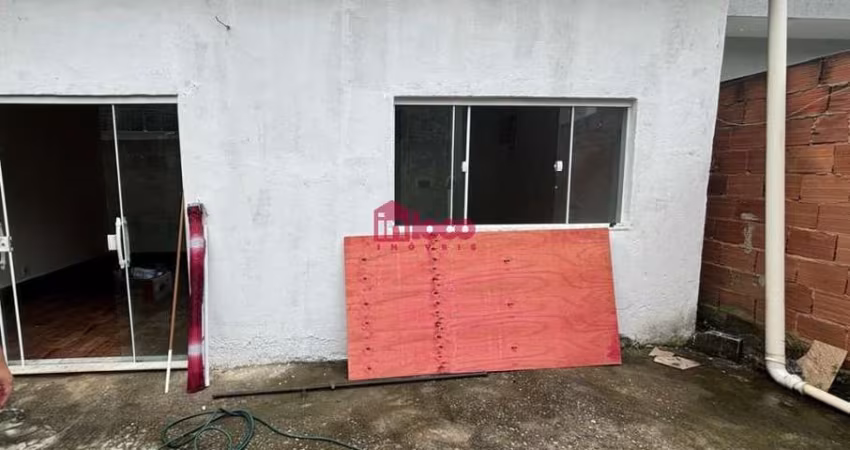 Casa com 2 quartos para alugar na Tenente Xavier, 258, Campo Grande, Rio de Janeiro