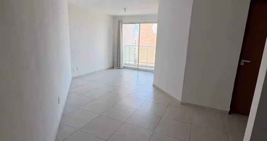 Alugo apartamento em manaíra 2 quartos sendo uma suíte .