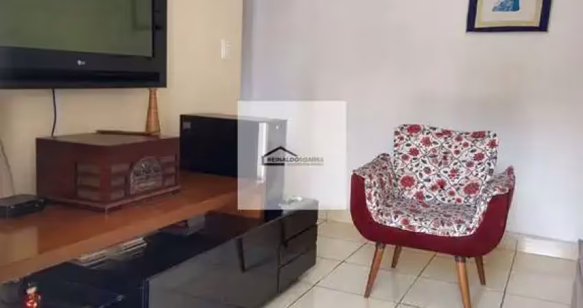Casa com 4 dormitórios , 3 banheiros,2 cozinhas, 2 lavanderias