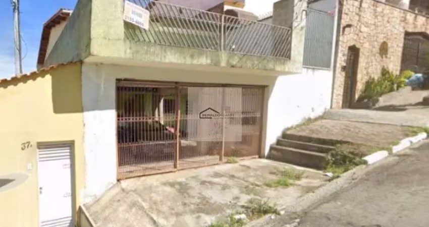 Casa com 4 dormitórios , 3 banheiros,1 cozinhas, 1 áreas de serviço disponível.