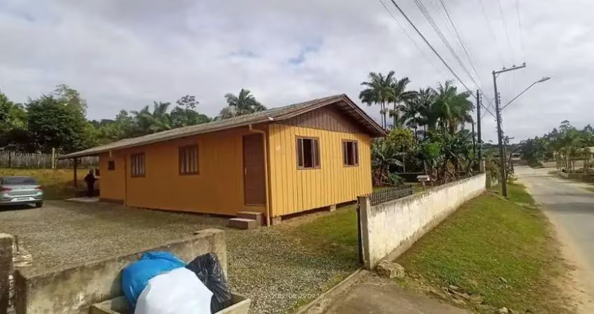 Casas com excelente área em medeiros barra velha sc