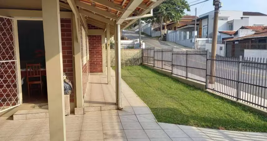 Casa espaçosa  03 quartos no centro - barra velha - sc