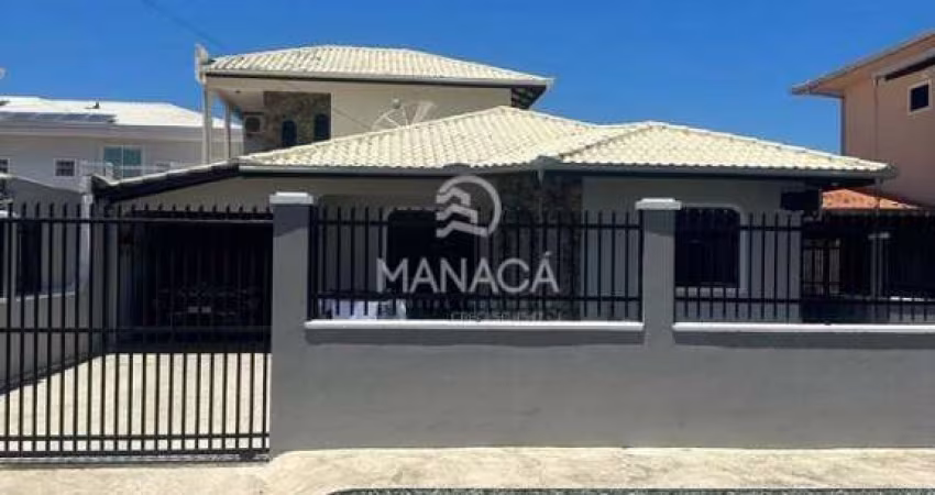 Casa 4 quartos 1 suíte no centro de Barra Velha 700 metros da praia