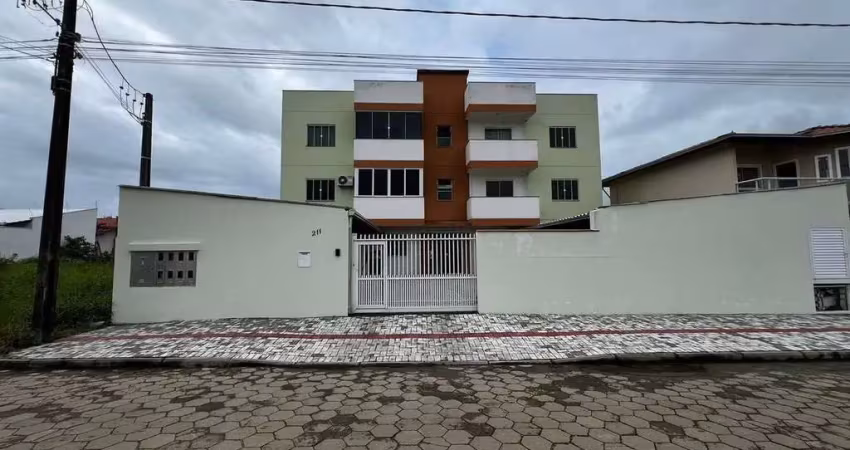 Apartamento com 3 quartos localizado em rua pavimentada no bairro são cristóvão, barra velha - sc