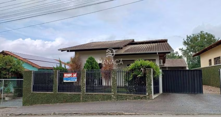 casa com piscina em Gaspar