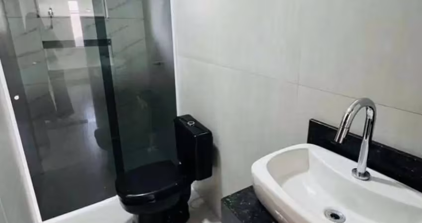Residência exclusiva com área de lazer privativa e piscina